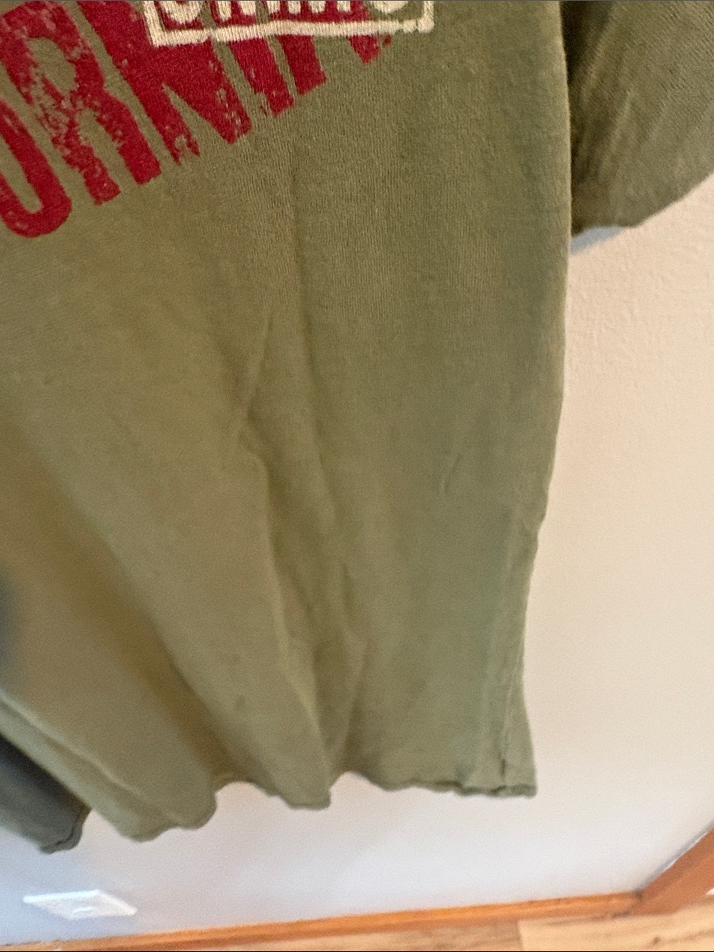 Vintage Lucky Brand Johnson Motors Olive '13 Rebels' Graphic Tee - Women's M - Picture 5 of 6